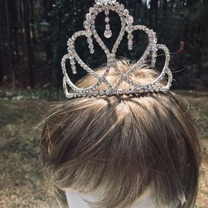 Tiera crown